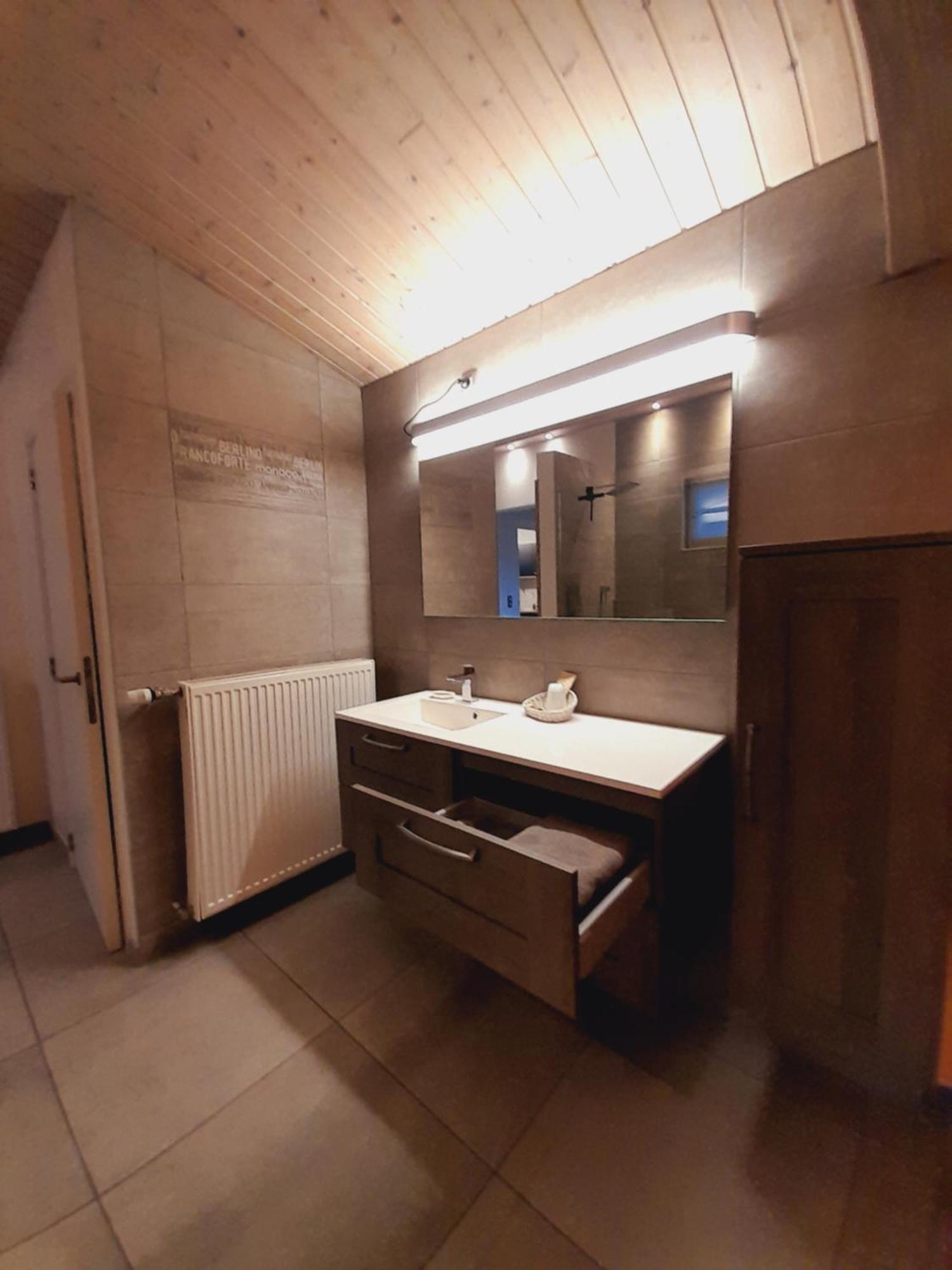 Appart Hotel Au Pied De Vigne Vresse-sur-Semois Bagian luar foto